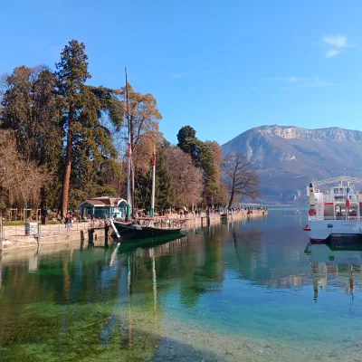Wycieczka z przewodnikiem po Annecy – 2 godziny