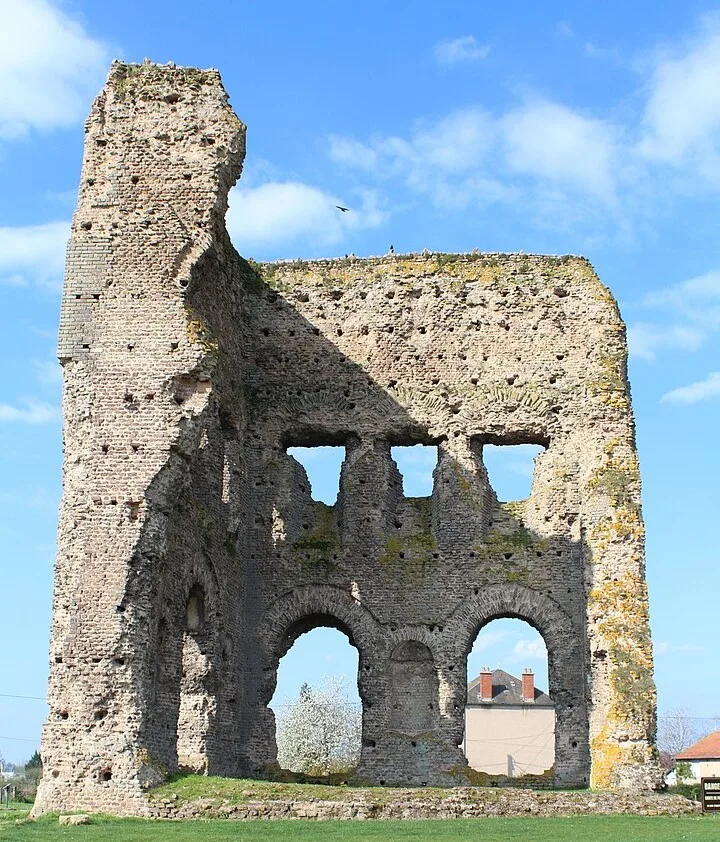 Guided tour in Autun
