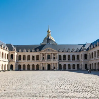 Turne në këmbë nga kulla Eifel në Champs Elysees – 2 orë